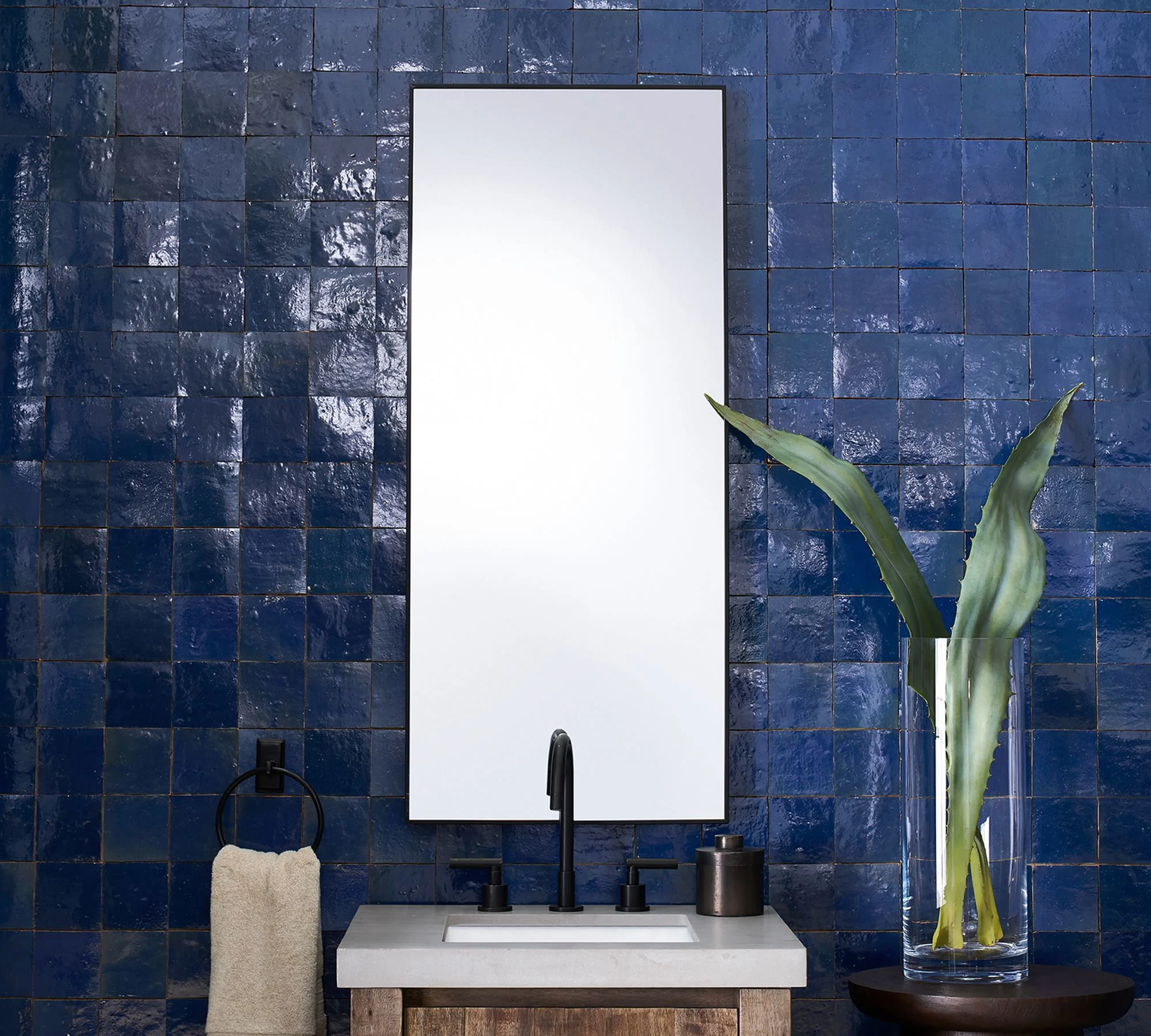 2023 Hot Sell America Euro Style Bathroom Vanities Traditional Bathroom Hotel Tall Vanity Mirror